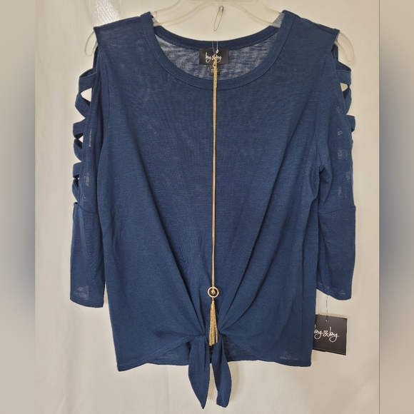57. BY & BY NWT Women's Cold Shoulder/Split Sleeve Top with Necklace Size L - Picture 1 of 5